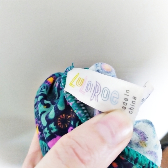 Lularoe Green Red and Pink Abstract Print Tall & Curvy Leggings - Picture 7 of 8